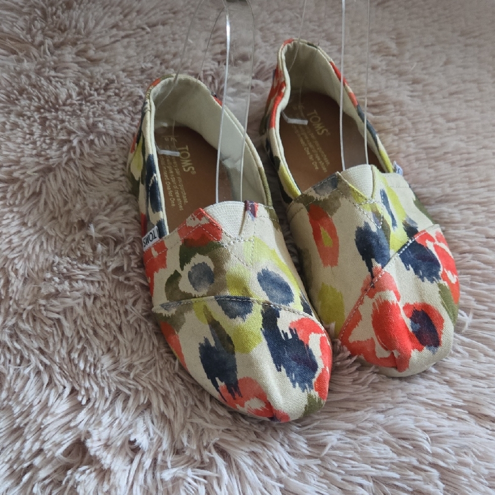 TOMS Womens Canvas Moccasins - Red, Green, Blue Floral